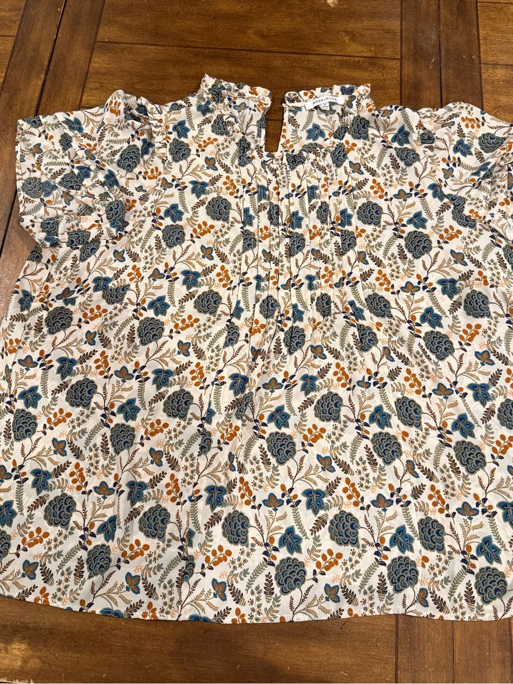 Rose & Olive Cream Floral Ruffled Short-Sleeve Blouse